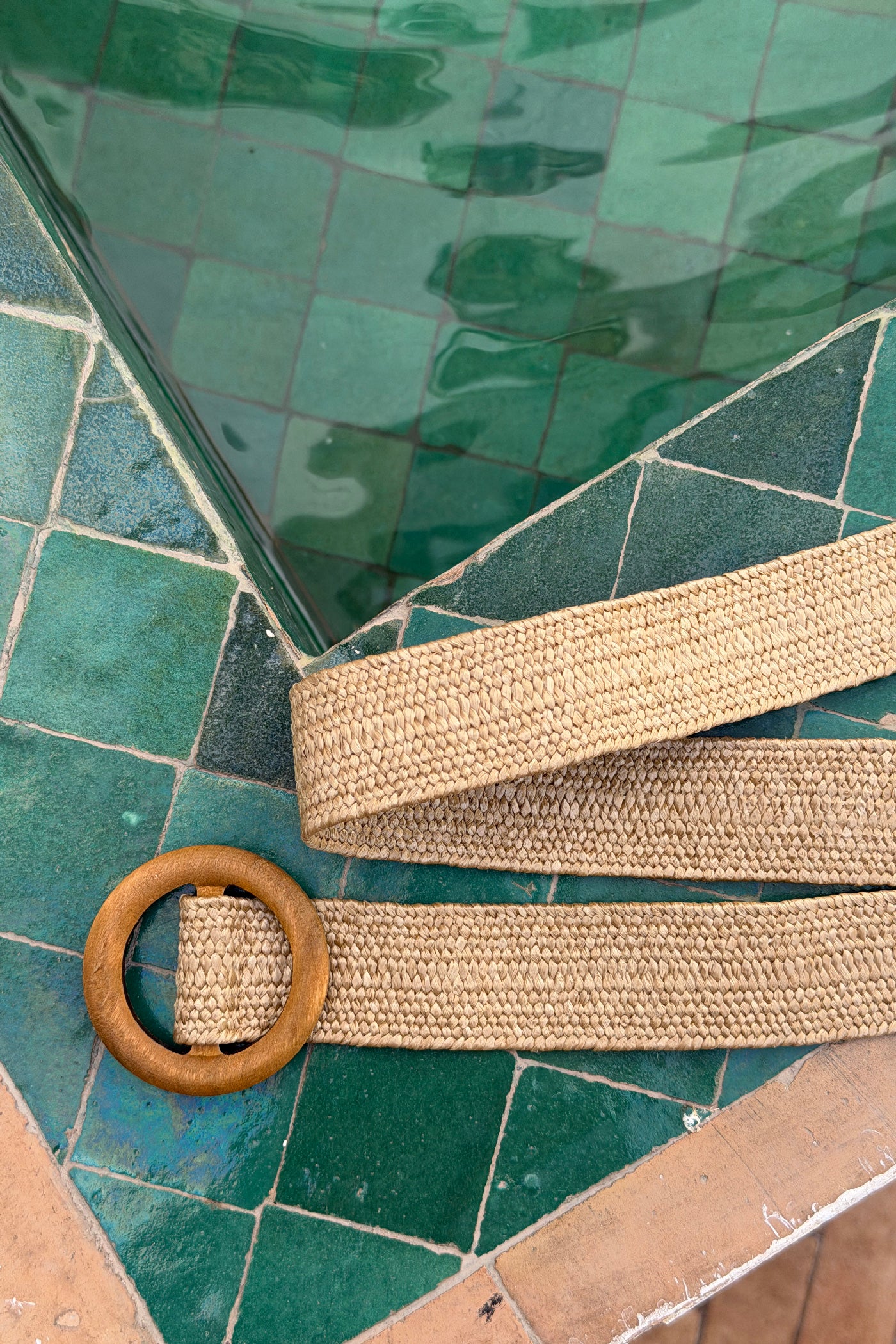 Beige Raffia Wood Buckle Slim Belt
