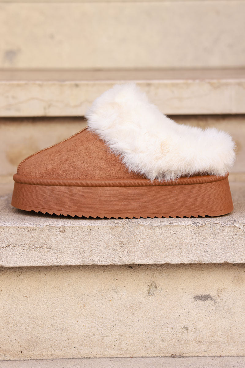 Pantuflas camel con relleno crudo y suela de plataforma