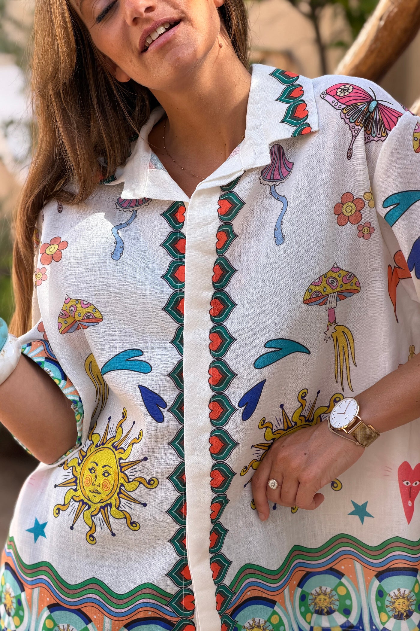 Chemise blanche imprime symboles colores