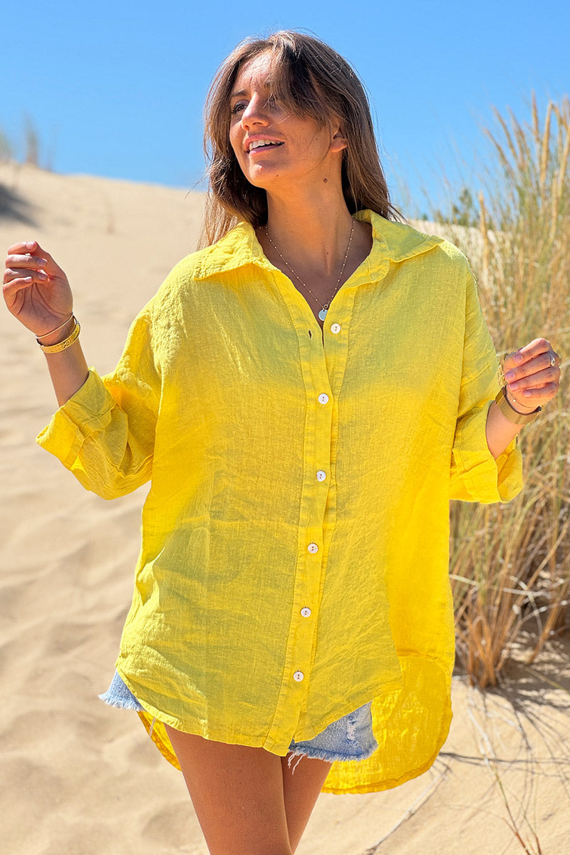 Camisa de lino amarilla con botones de nácar