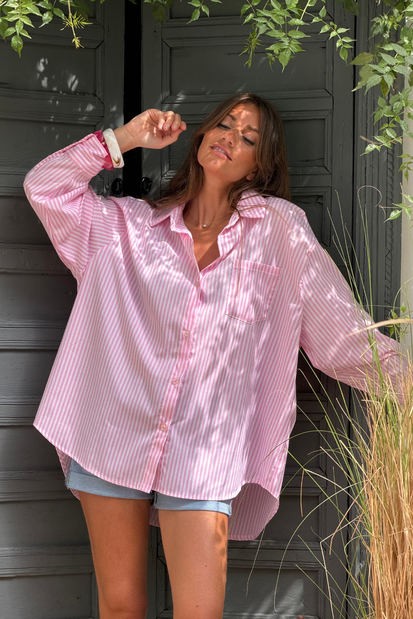 Chemise rayée rose broderie soleil Love in the sun au dos