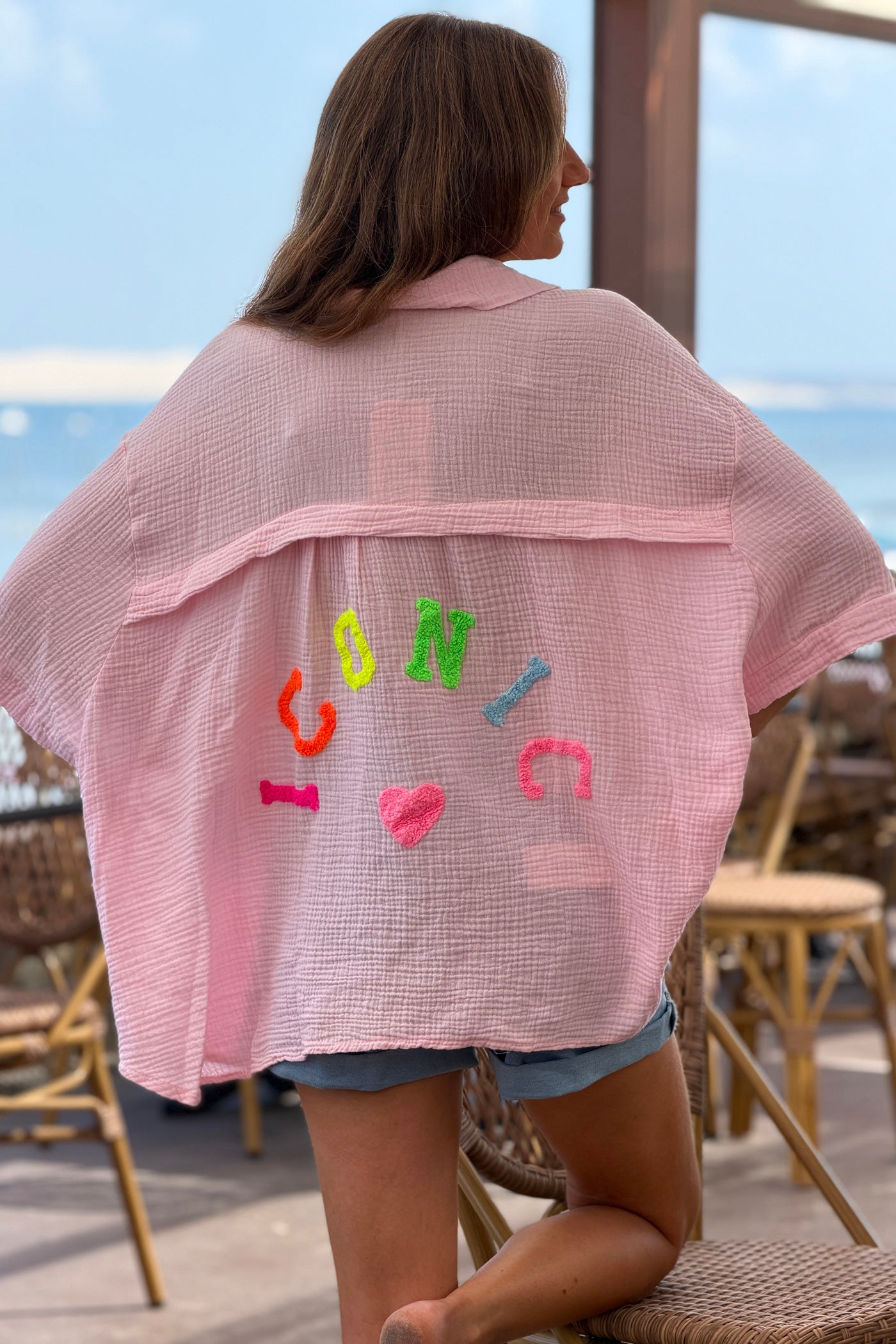 Chemise rose en gaze de coton à manches courtes Iconic multicolore en bouclettes