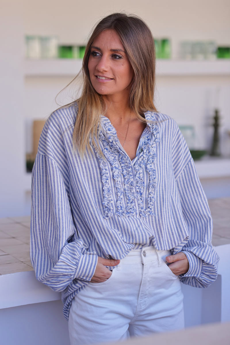 Chemise souple à rayures bleu ciel col froufrous
