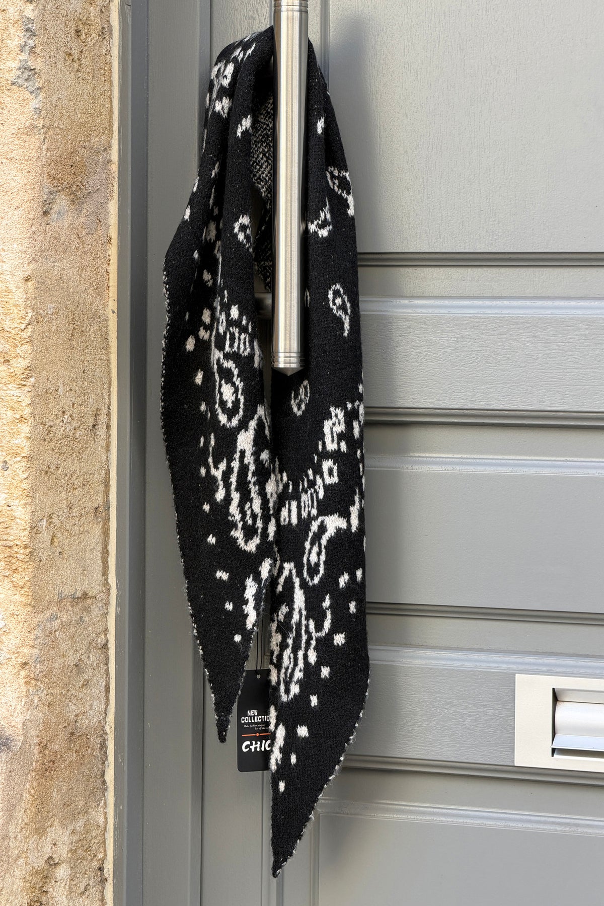 Echarpe foulard en maille noir motif bandana