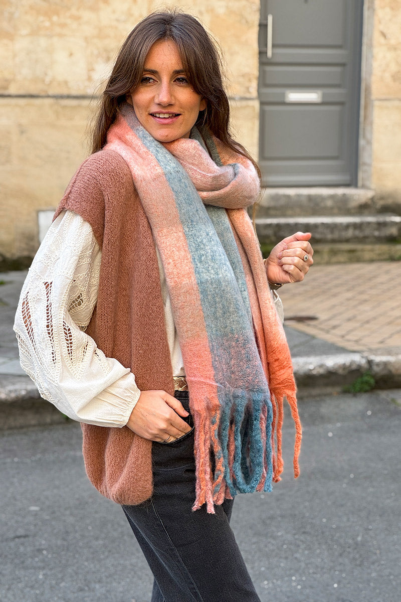 Écharpe toute douce à carreaux pastel vieux rose et bleu avec franges