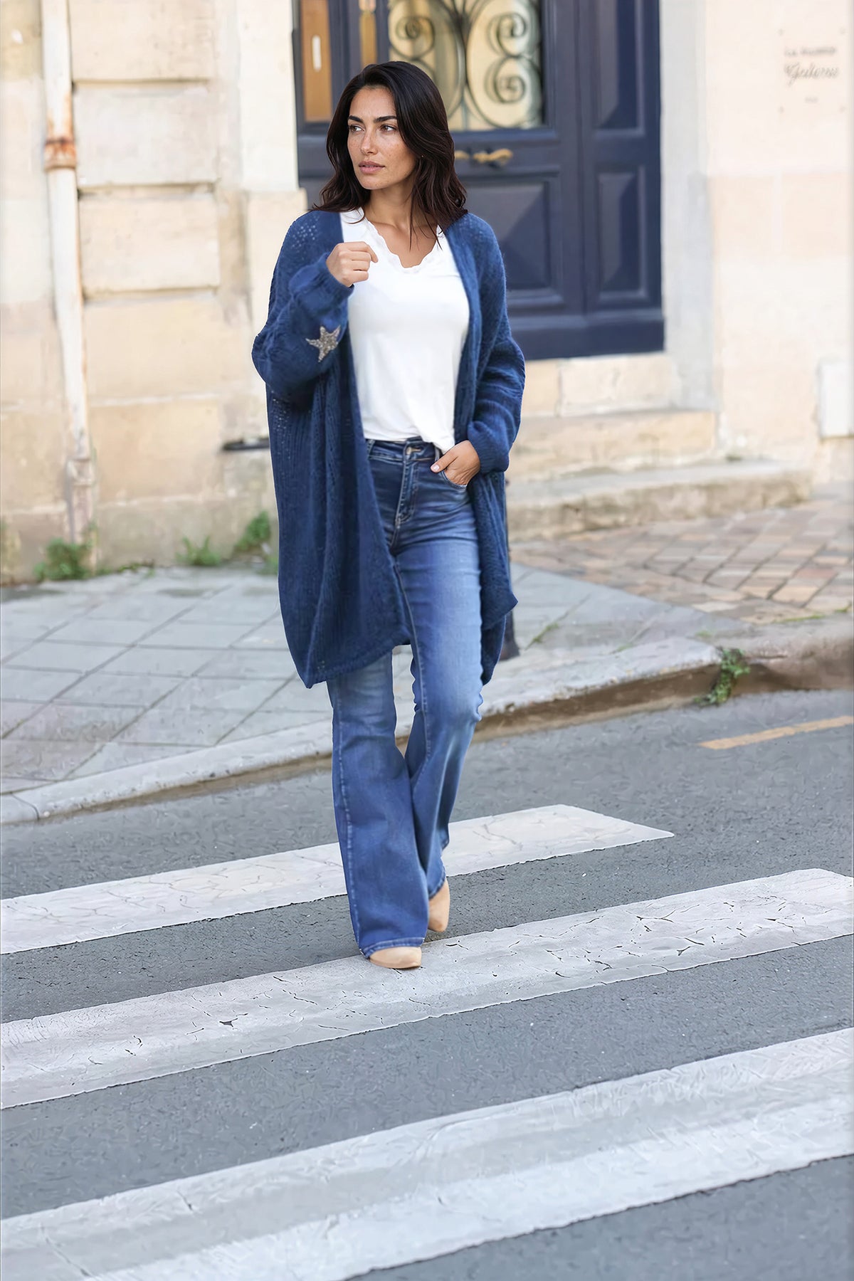 Gilet bleu marine mi-long grosses mailles étoile strass manches