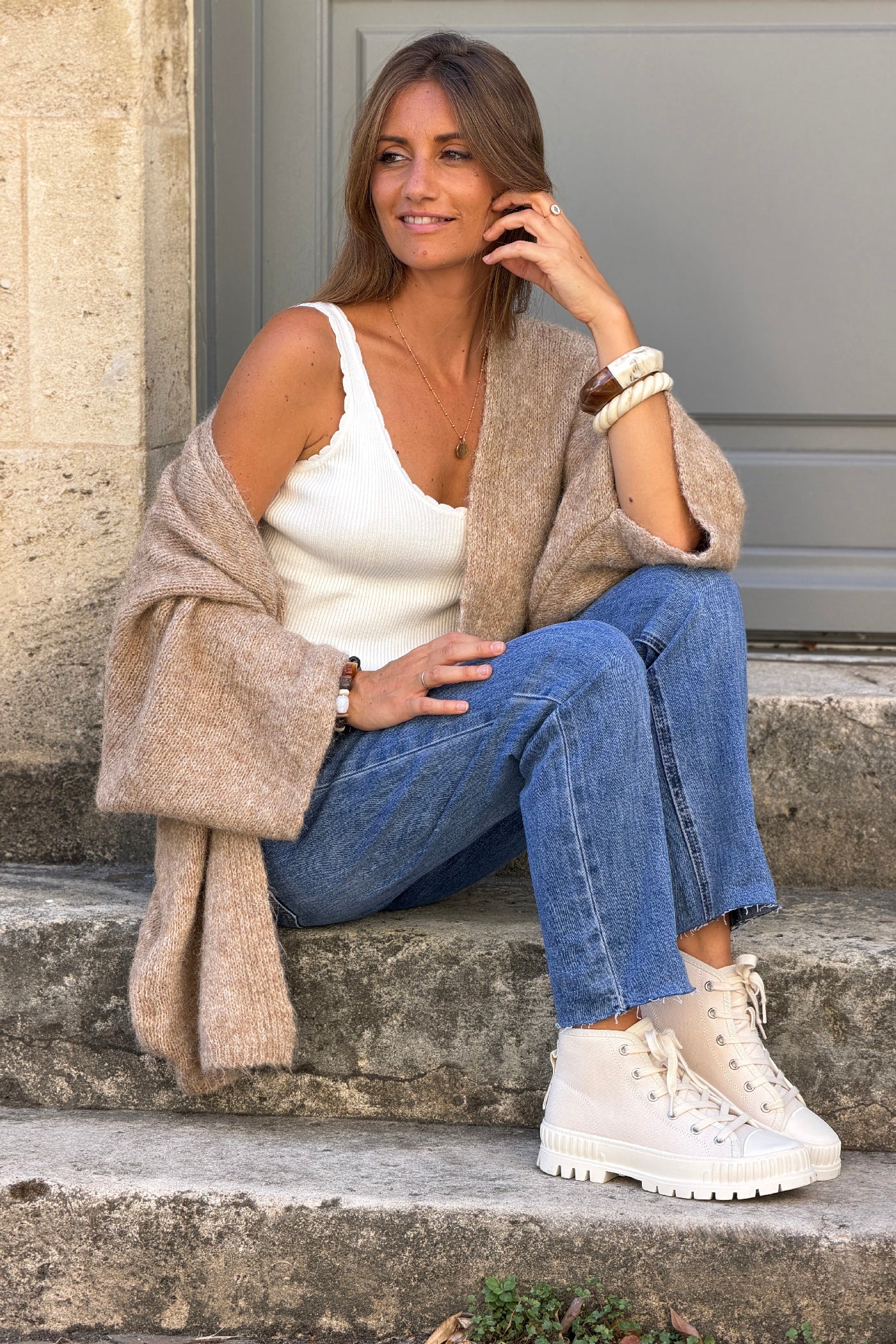 Gilet camel chiné en maille coupe loose manches chauve-souris trois-quarts