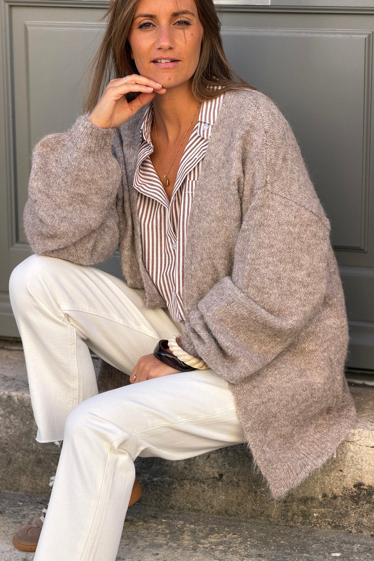 Gilet en maille taupe chiné manches bouffantes