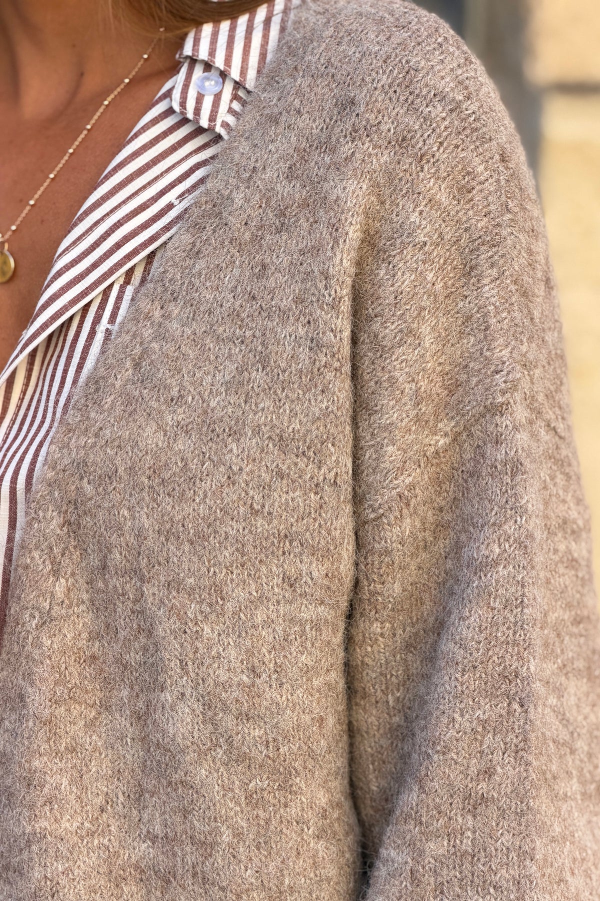 Gilet en maille taupe chiné manches bouffantes