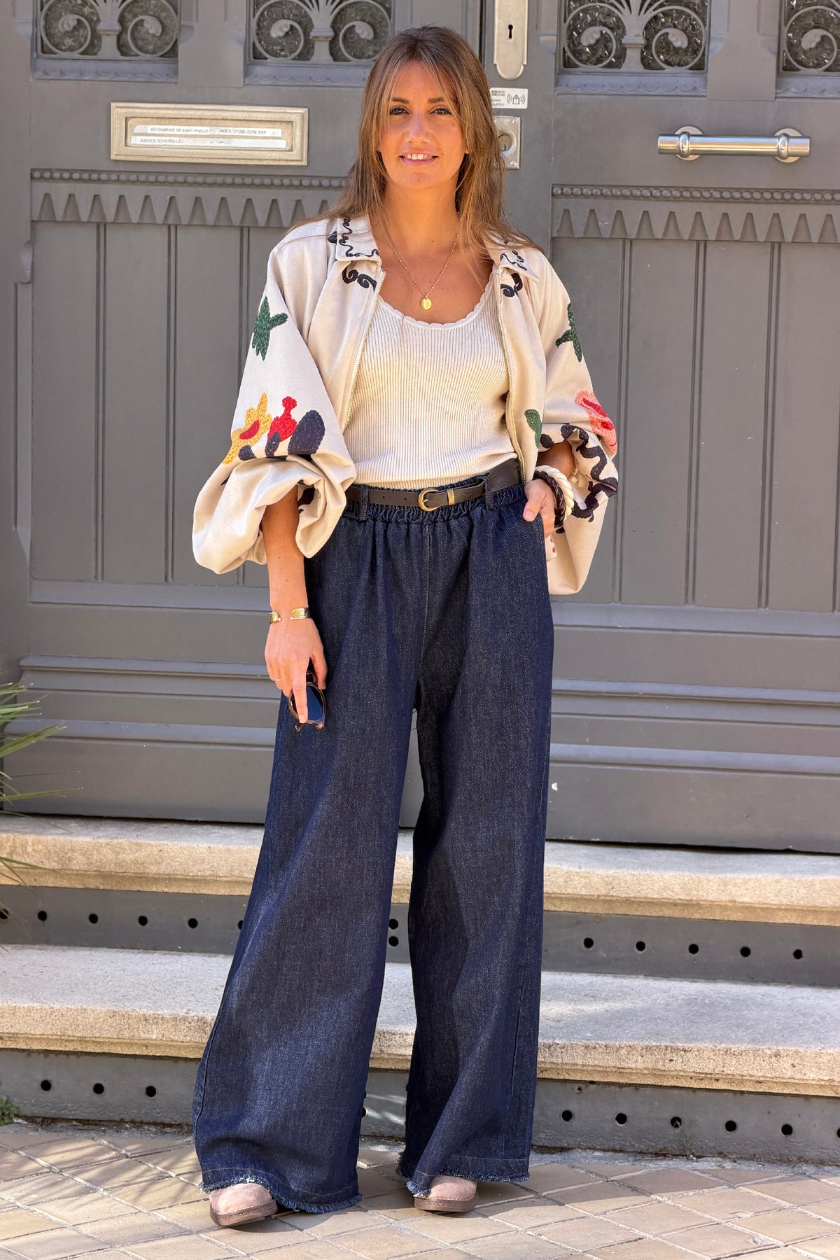 Jean brut wide leg détail franges taille élastique avec ceinture simili