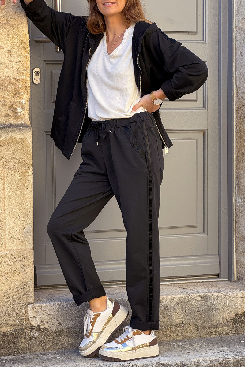 Pantalón deportivo negro cómodo con cintura elástica y ribete de cinta de raso