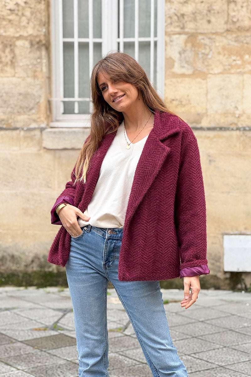 Manteau aubergine court doux en maille chenille