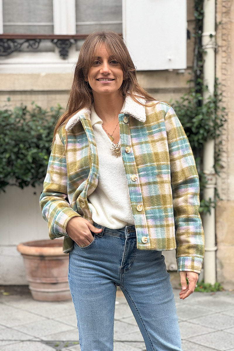Manteau court à carreaux verts en feutrine col moumoute