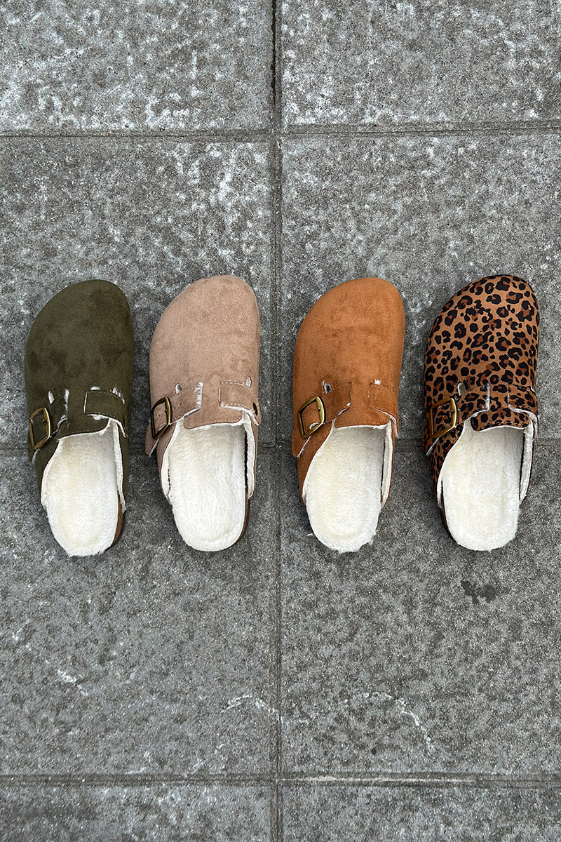 Mules sabots fourrées suédine camel avec boucle réglable