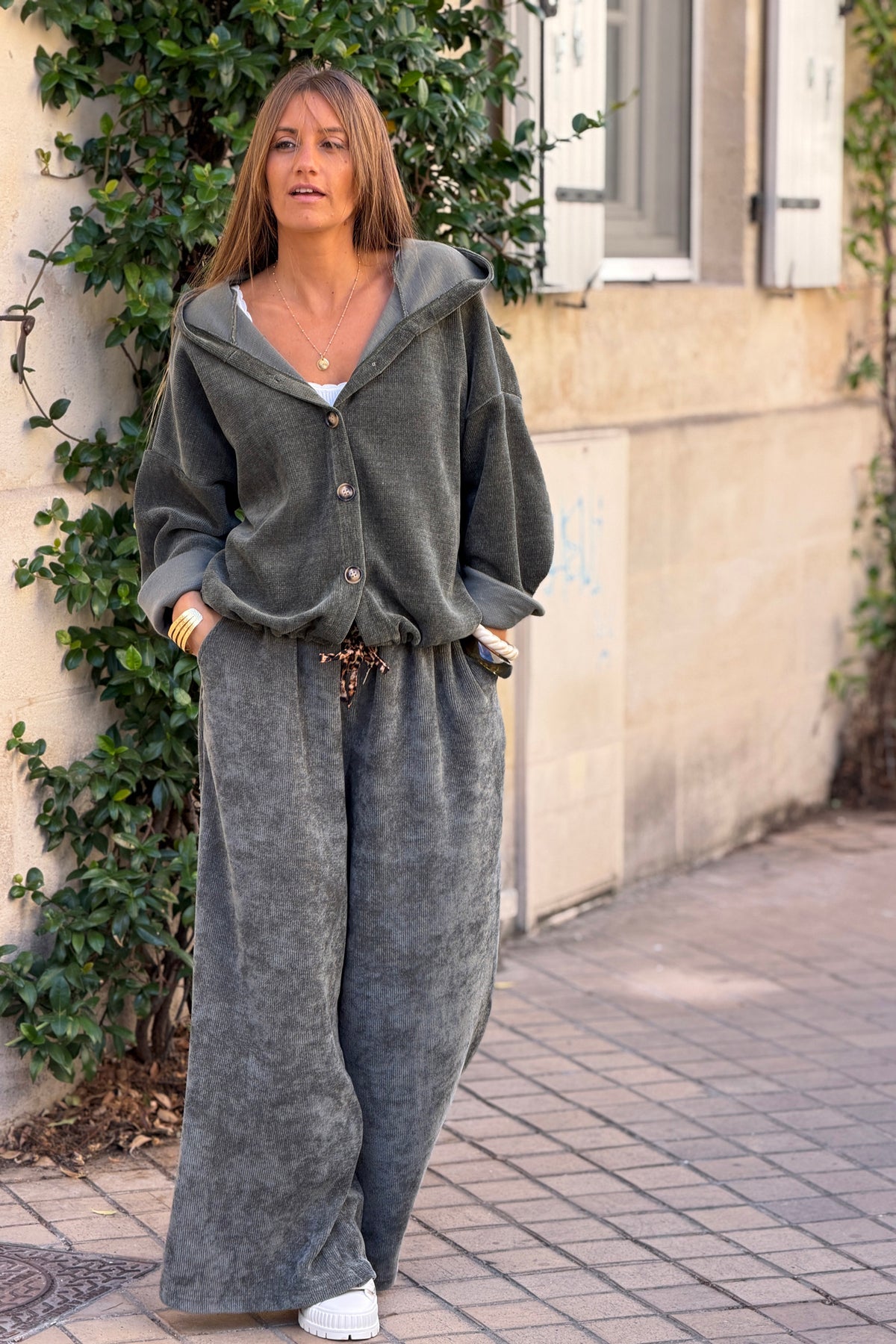 Pantalon confort large et souple kaki en velours taille élastique lien léopard