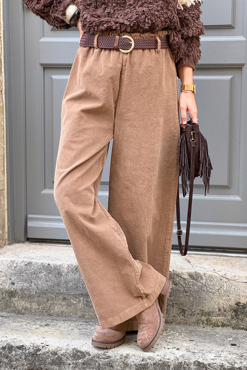 Pantalon en velours côtelé camel stretch coupe large wide leg avec ceinture tressée