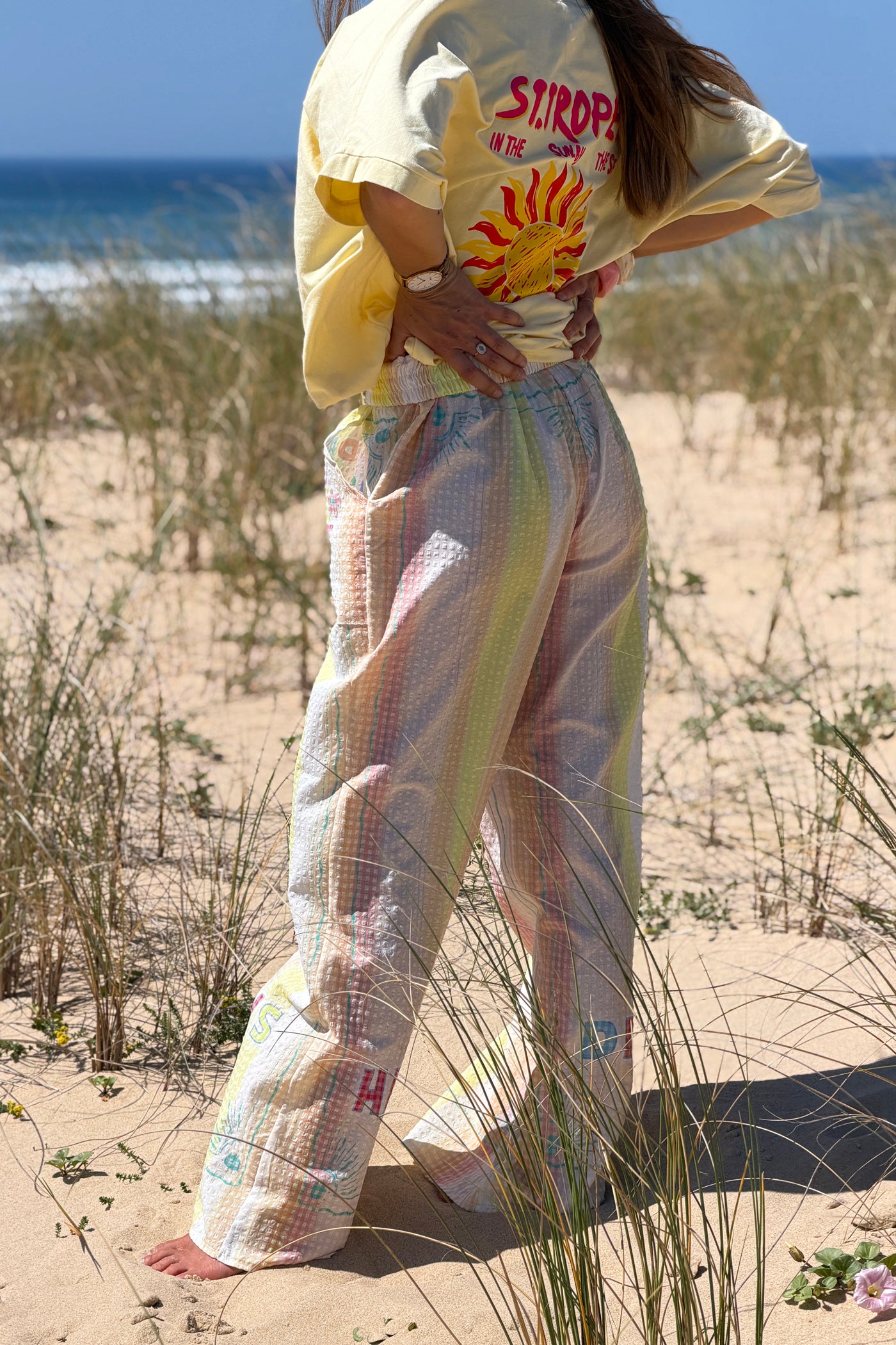 Pantalon large en seersucker jaune motif soleil fleuri Happy Days taille élastique