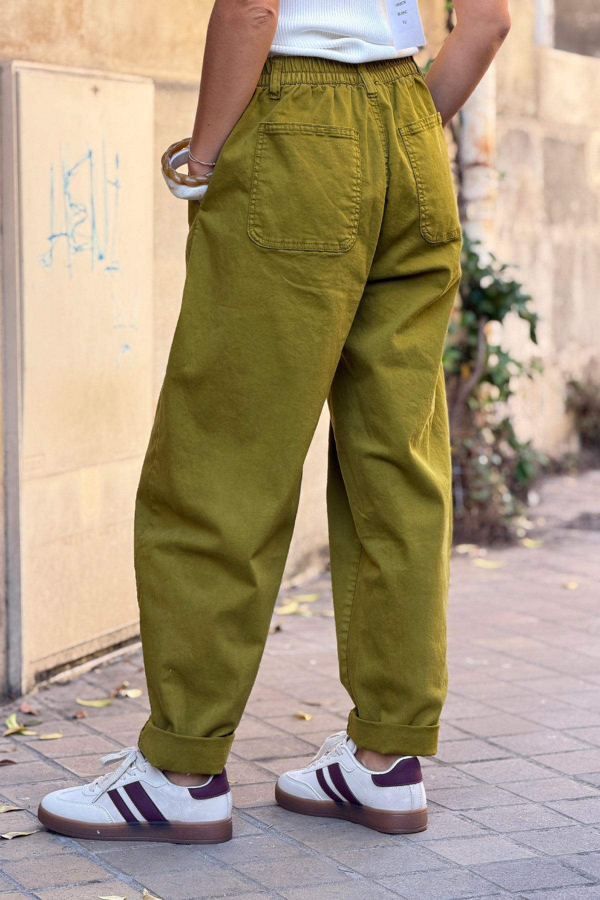 Pantalon stretch vert olive coupe barrel grandes poches