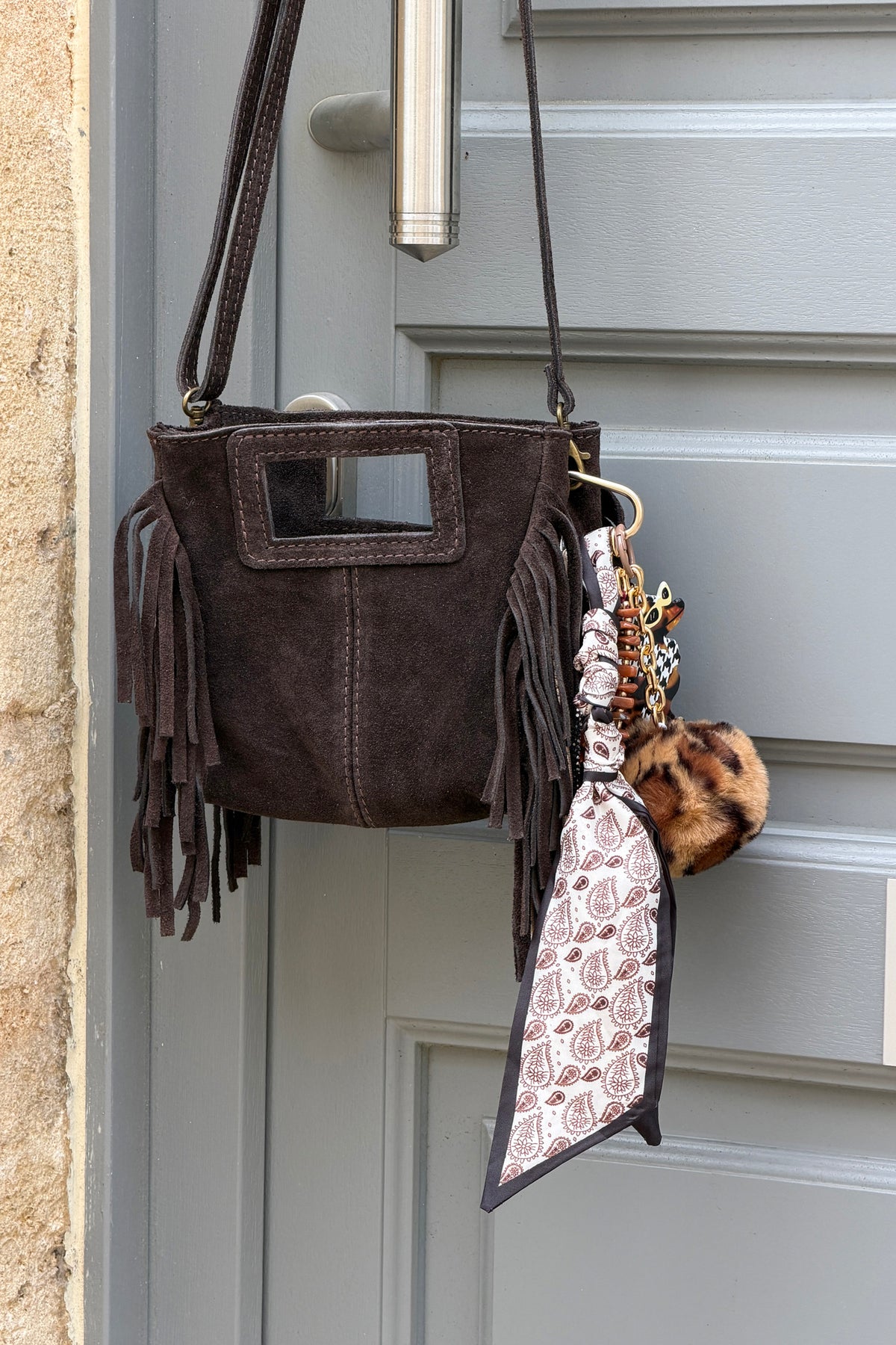 Porte clé de sac foulard perles breloques et pompon léopard