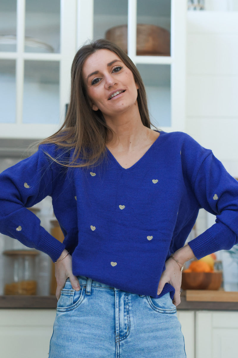 Pull bleu roi en maille broderie cœurs brillants