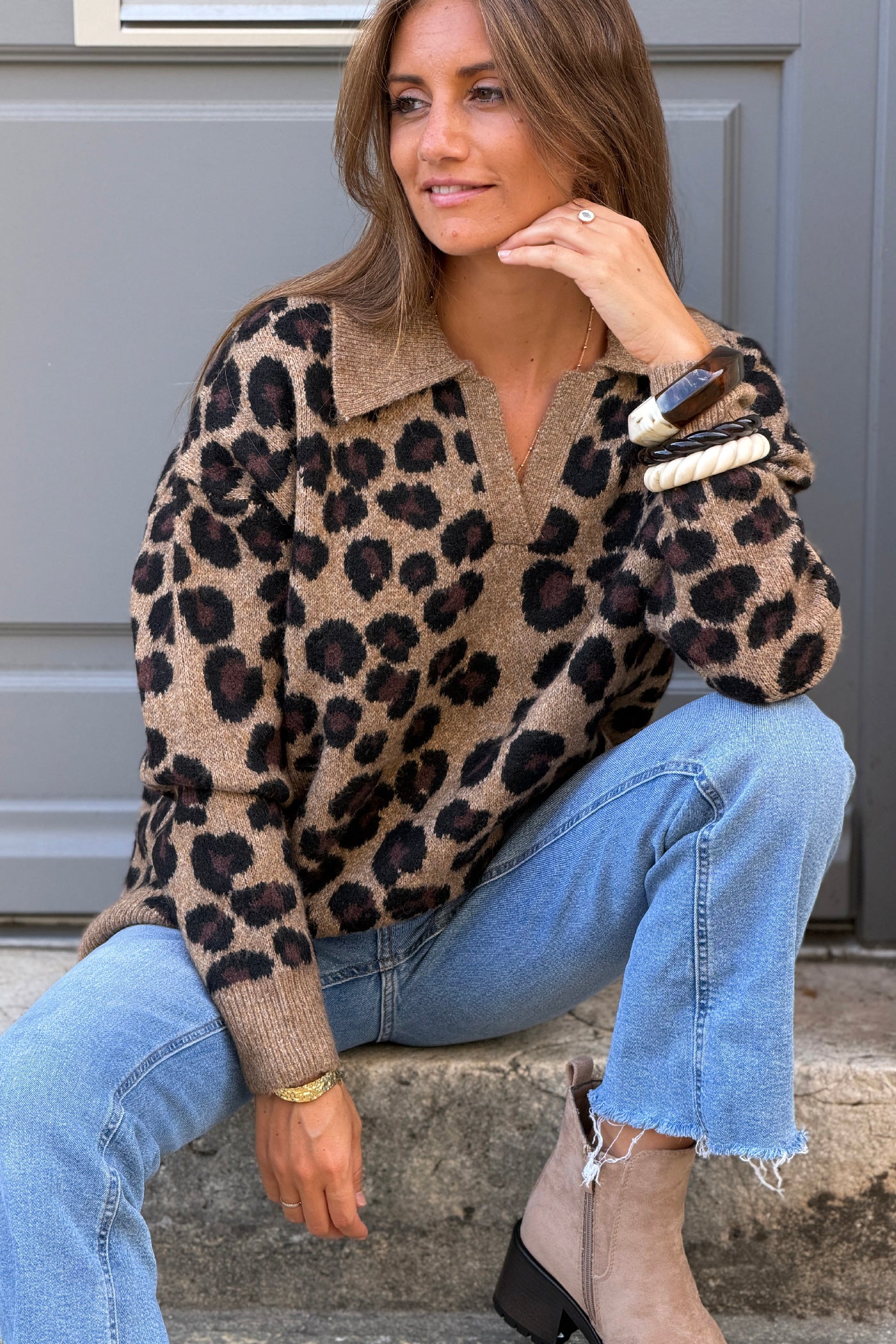 Pull en maille moelleux et doux motif léopard camel col polo