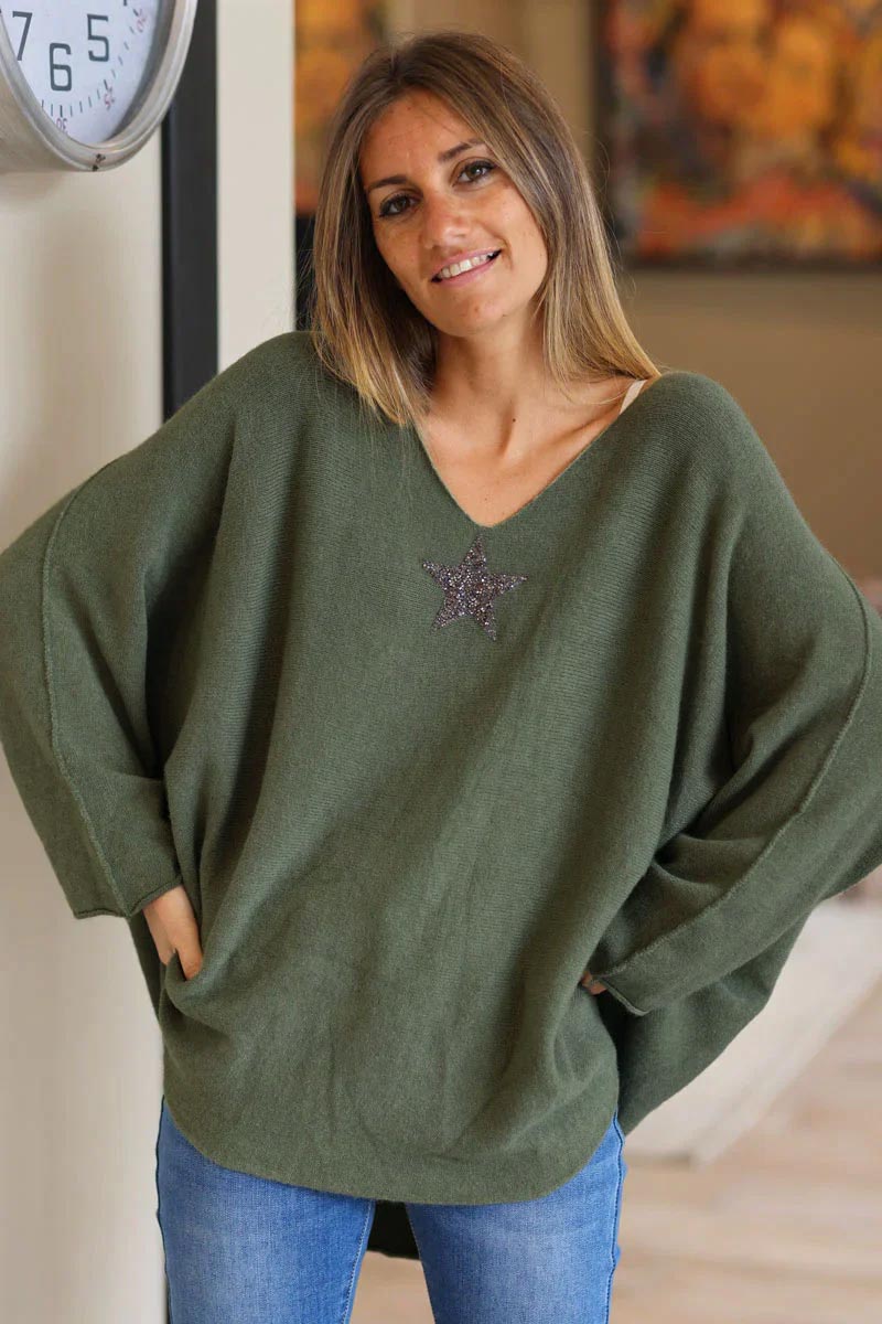 Pull large tout doux vert kaki manches chauve-souris étoile strass