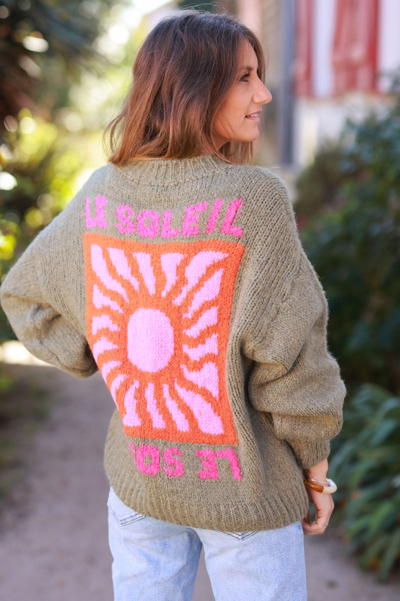 Pull loose kaki en grosse maille broderie Le Soleil coloré
