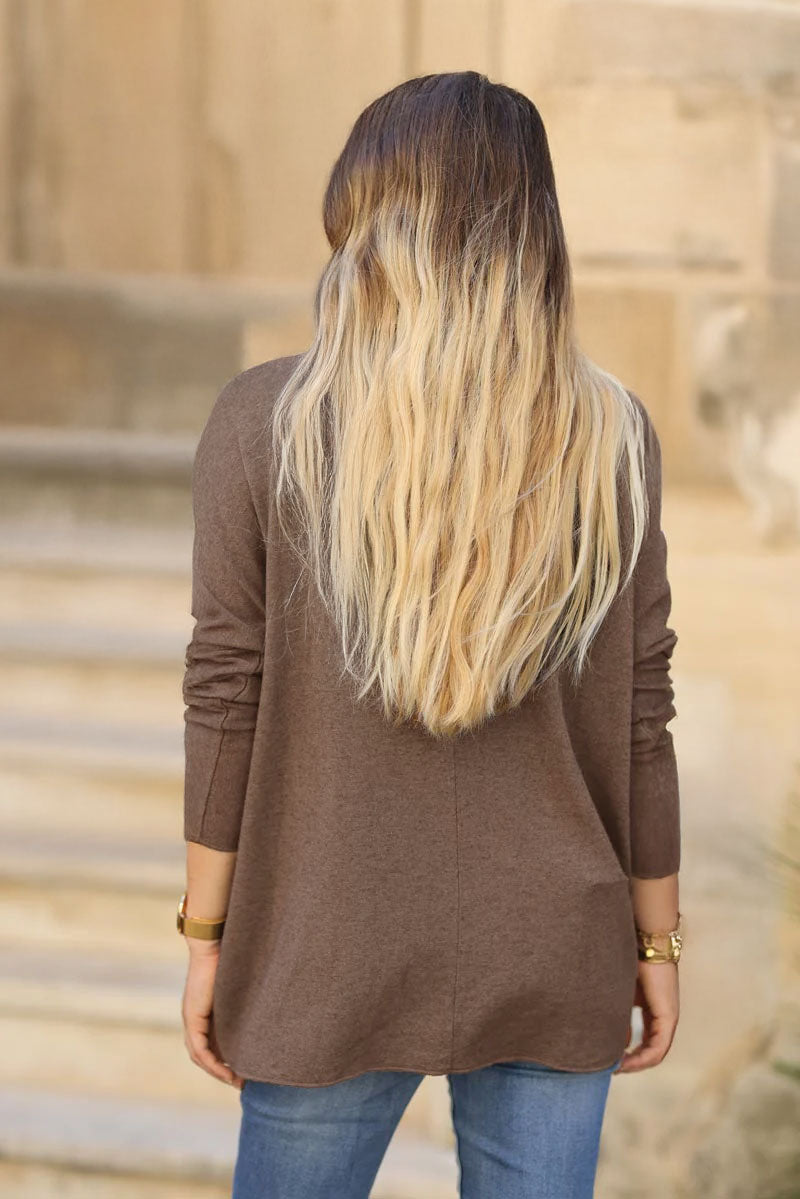 Pull marron col V petite étoile sequins