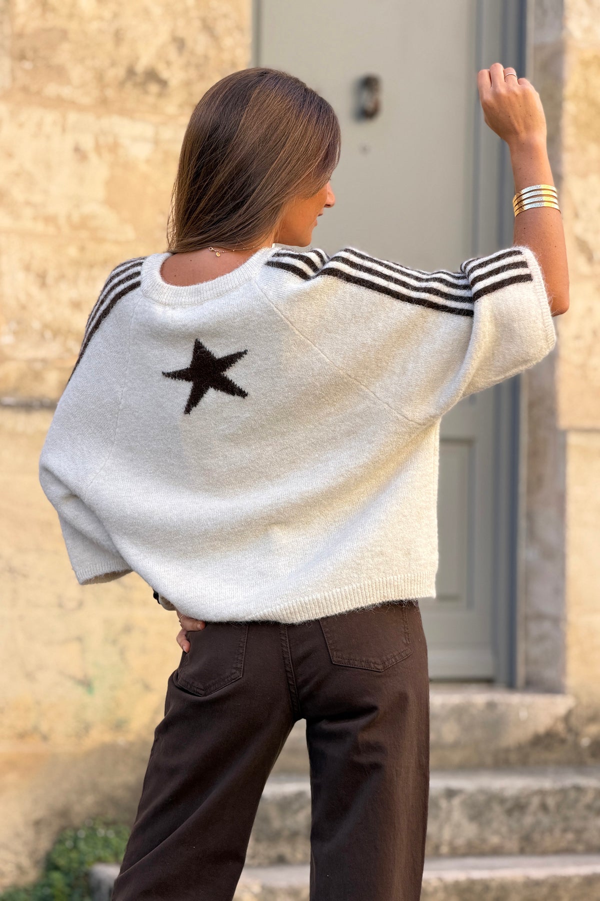 Pull moelleux beige chiné en alpaga détails rayures et étoile marron manches 3/4