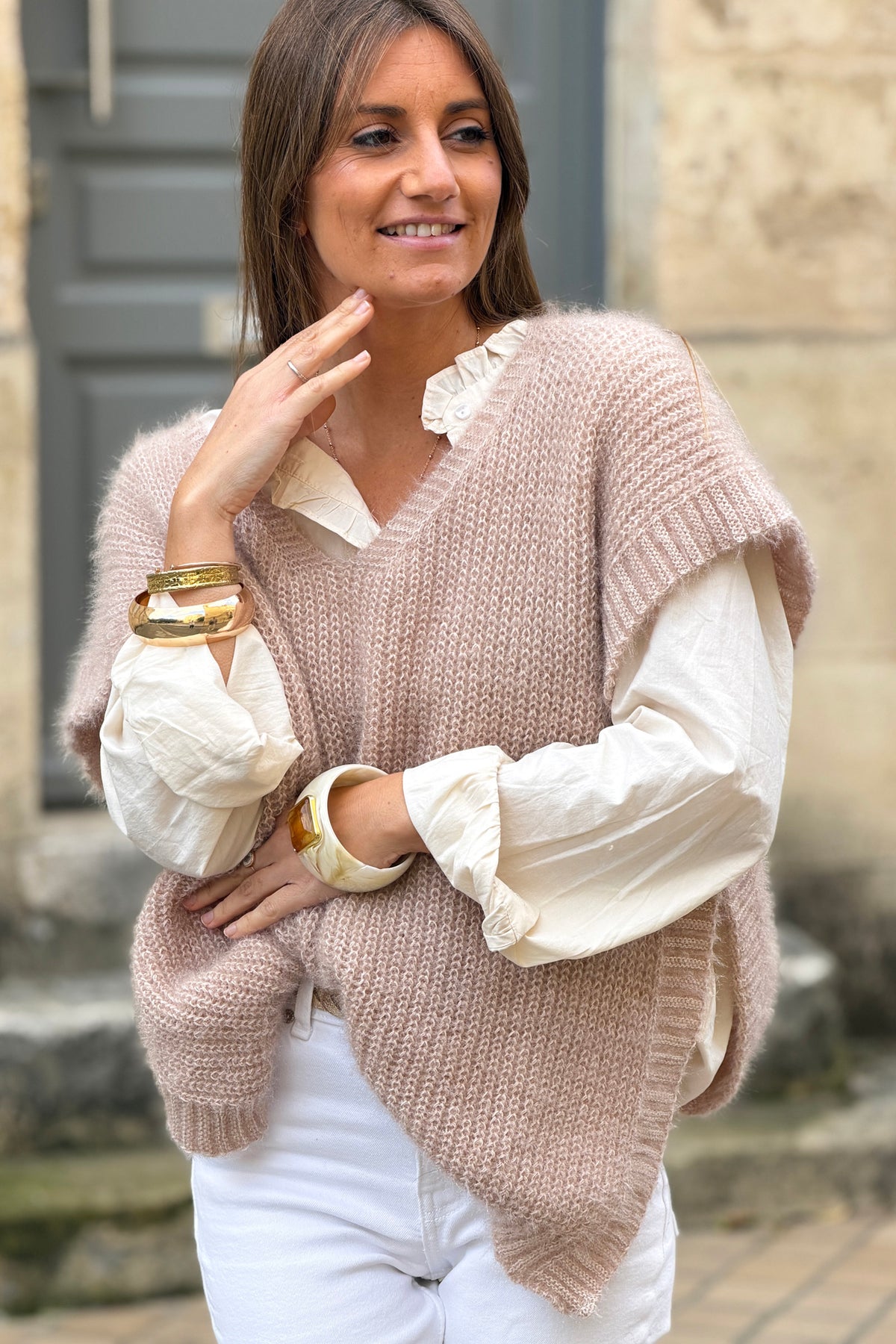Pull poncho beige à boutons sur le coté col v maille mohair