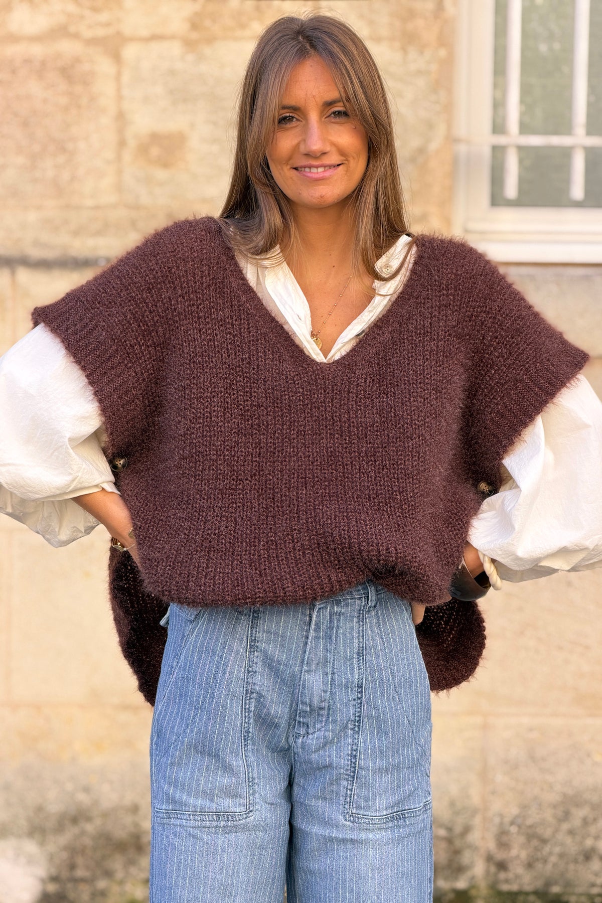 Pull poncho marron à boutons sur le coté col v maille mohair
