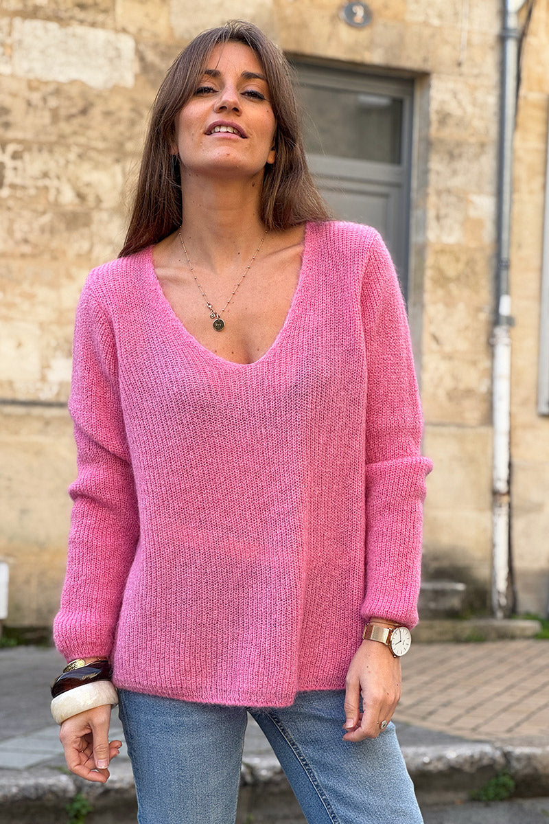 Suéter rosa ajustado de punto fino con cuello en V
