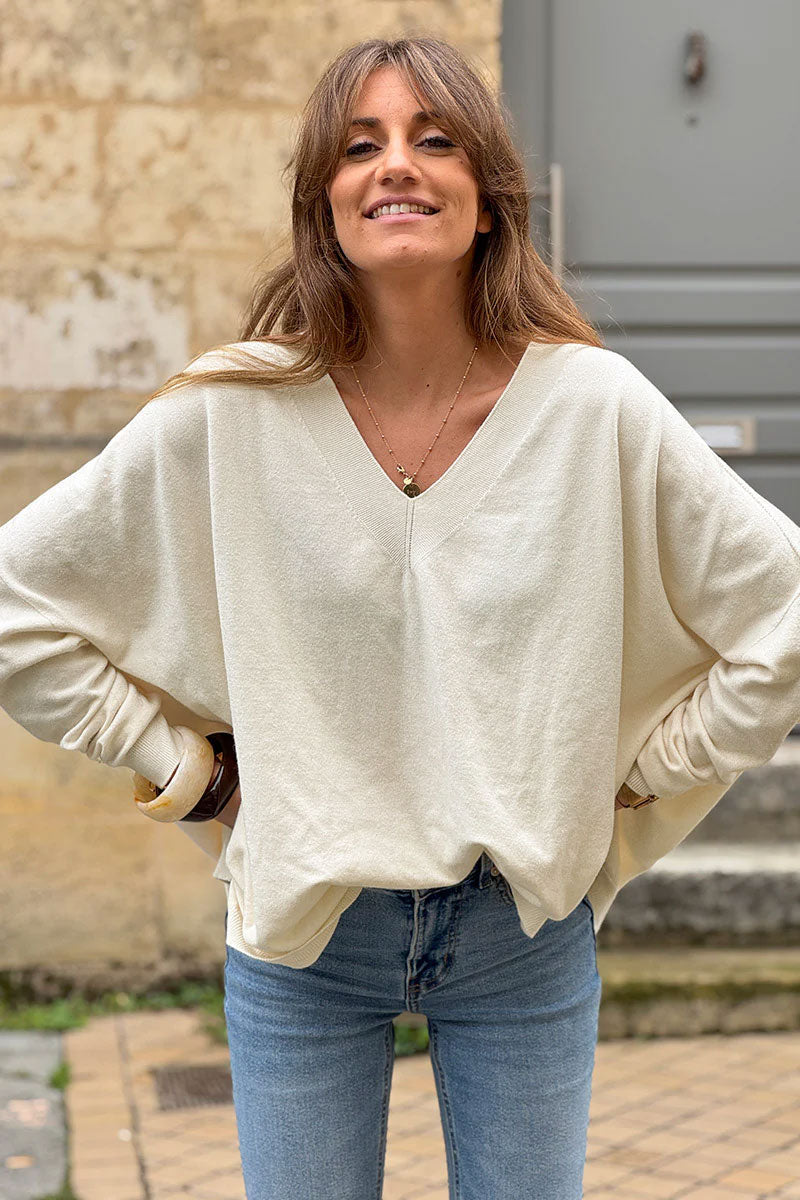 Pull large et doux écru col v côtelé