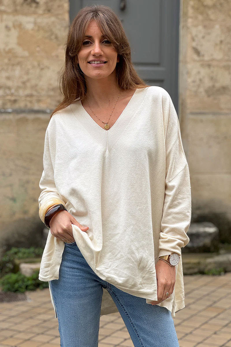 Pull large et doux écru col v côtelé