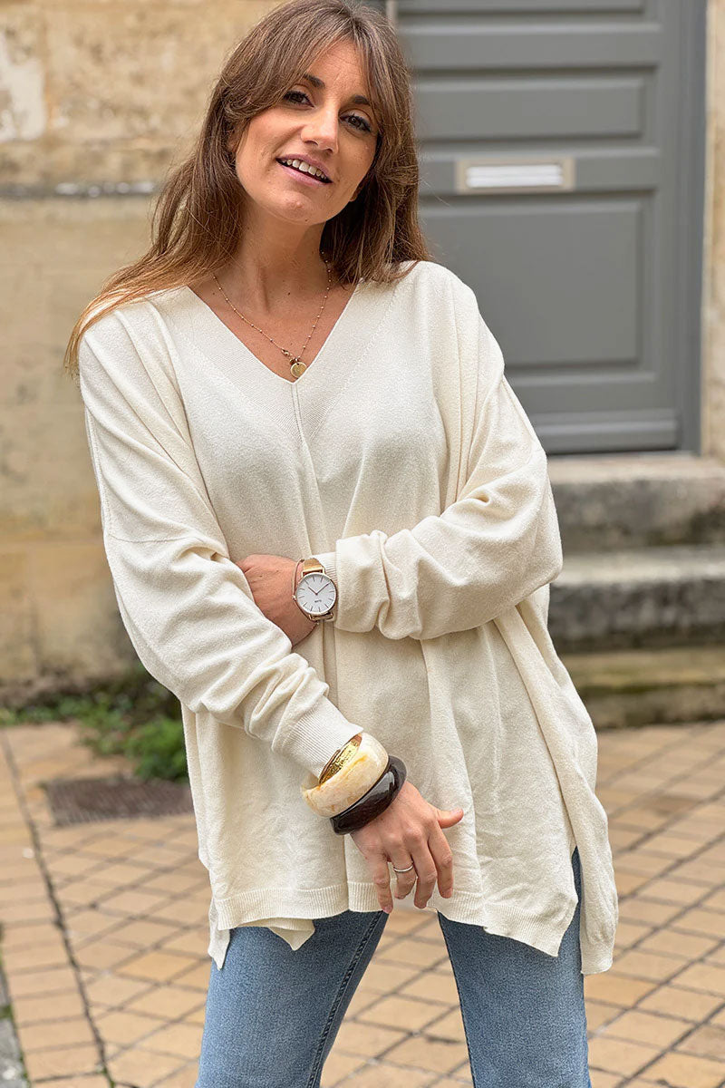 Pull large et doux écru col v côtelé