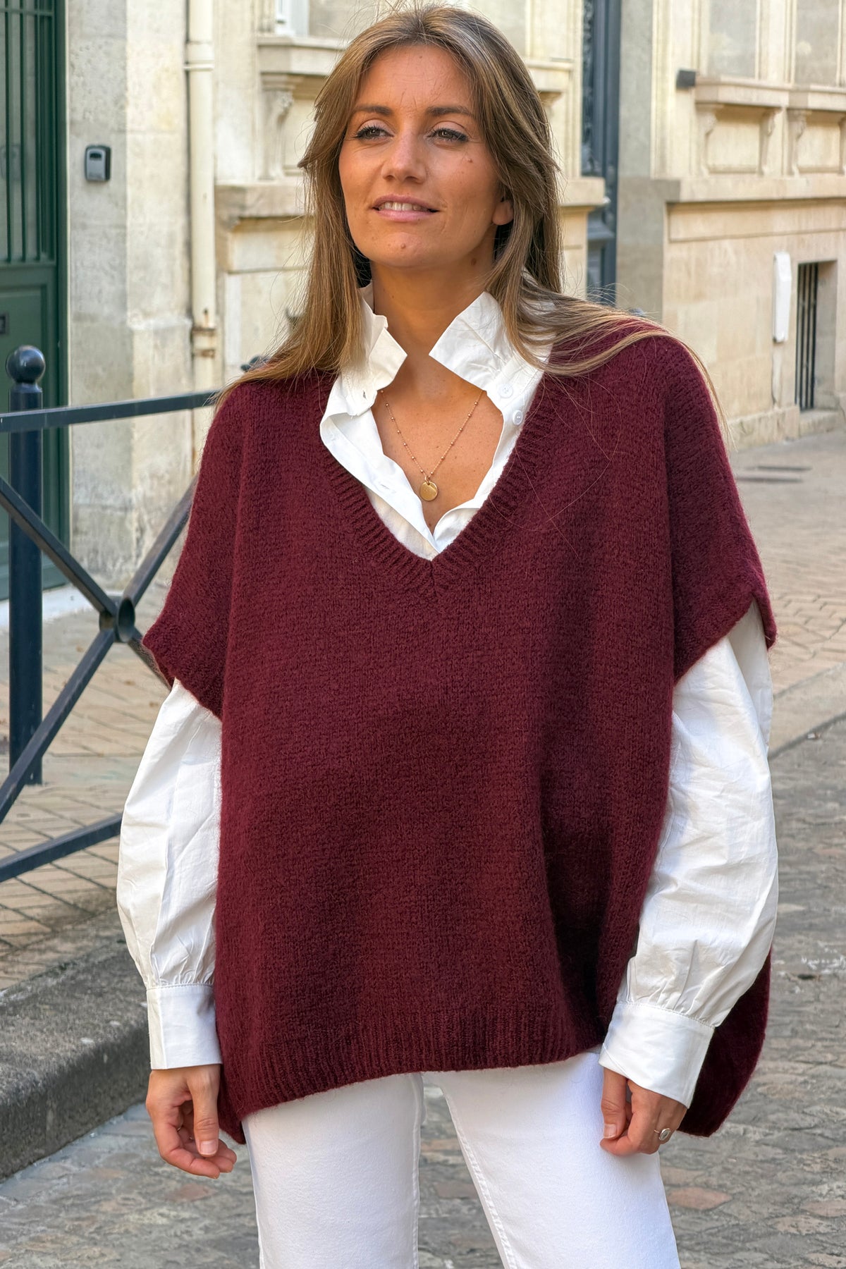 Pull sans manches large et moelleux aubergine en mohair col v côtelé