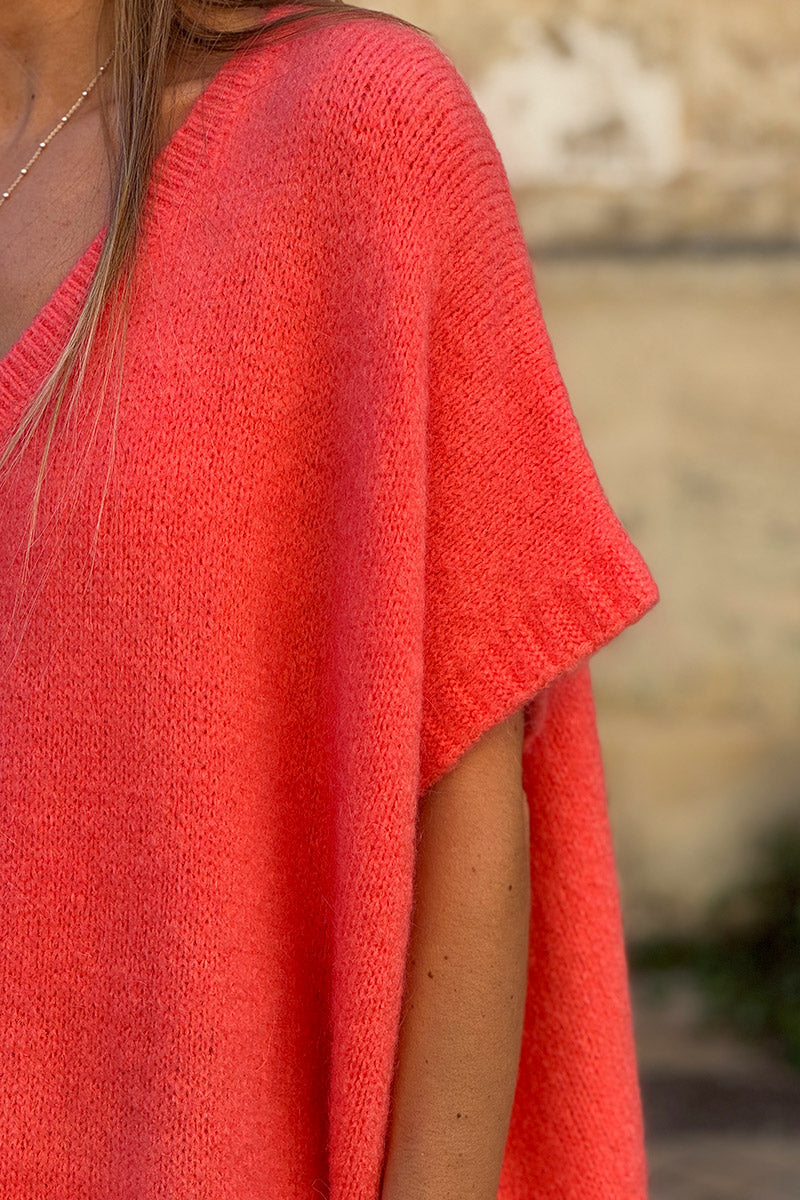 Suéter de mohair coral extragrande, esponjoso y sin mangas con cuello en V acanalado