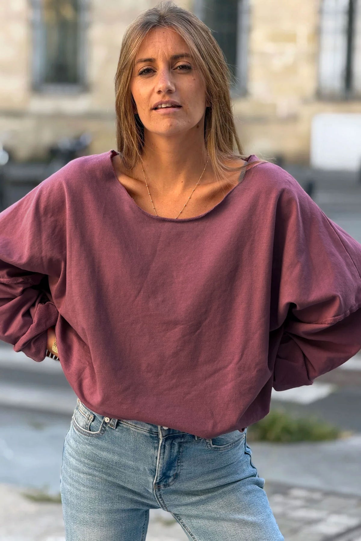 Pull vieux rose large oversize col rond en coton stretch coutures apparentes