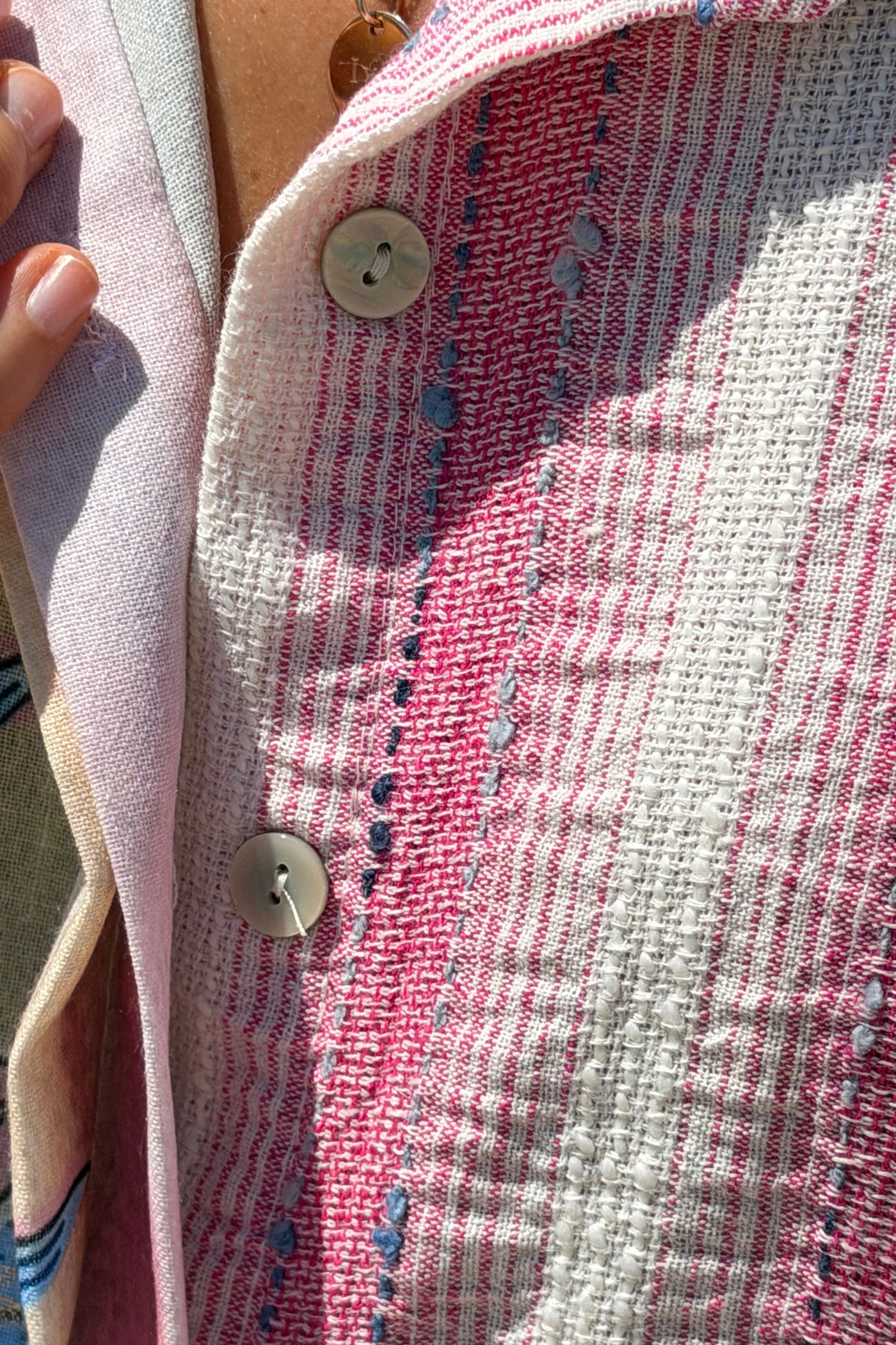 Robe chemise à boutons motif soleil Happy days coloré rayures rose texturées