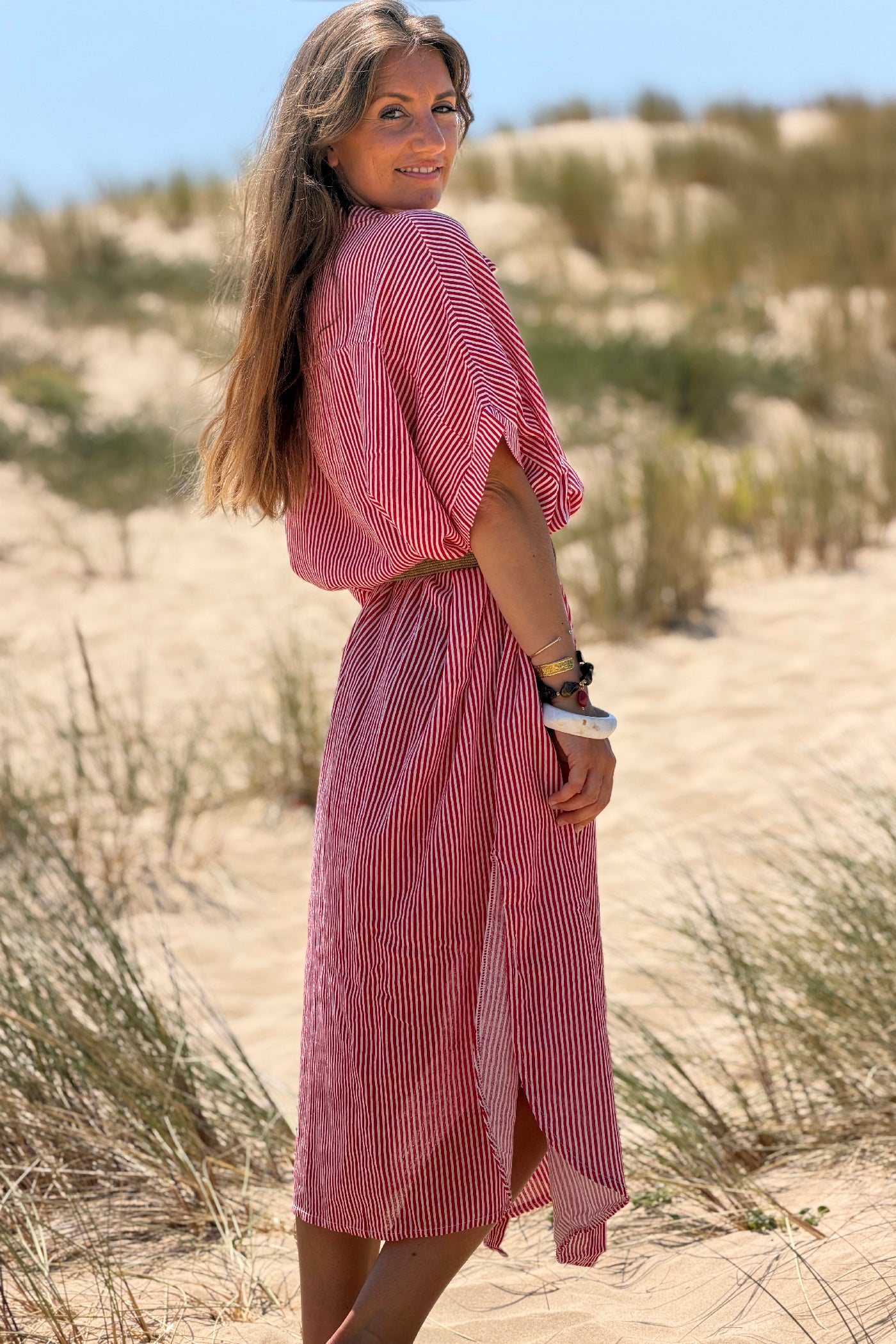 Robe chemise longue en coton petites rayures rouges