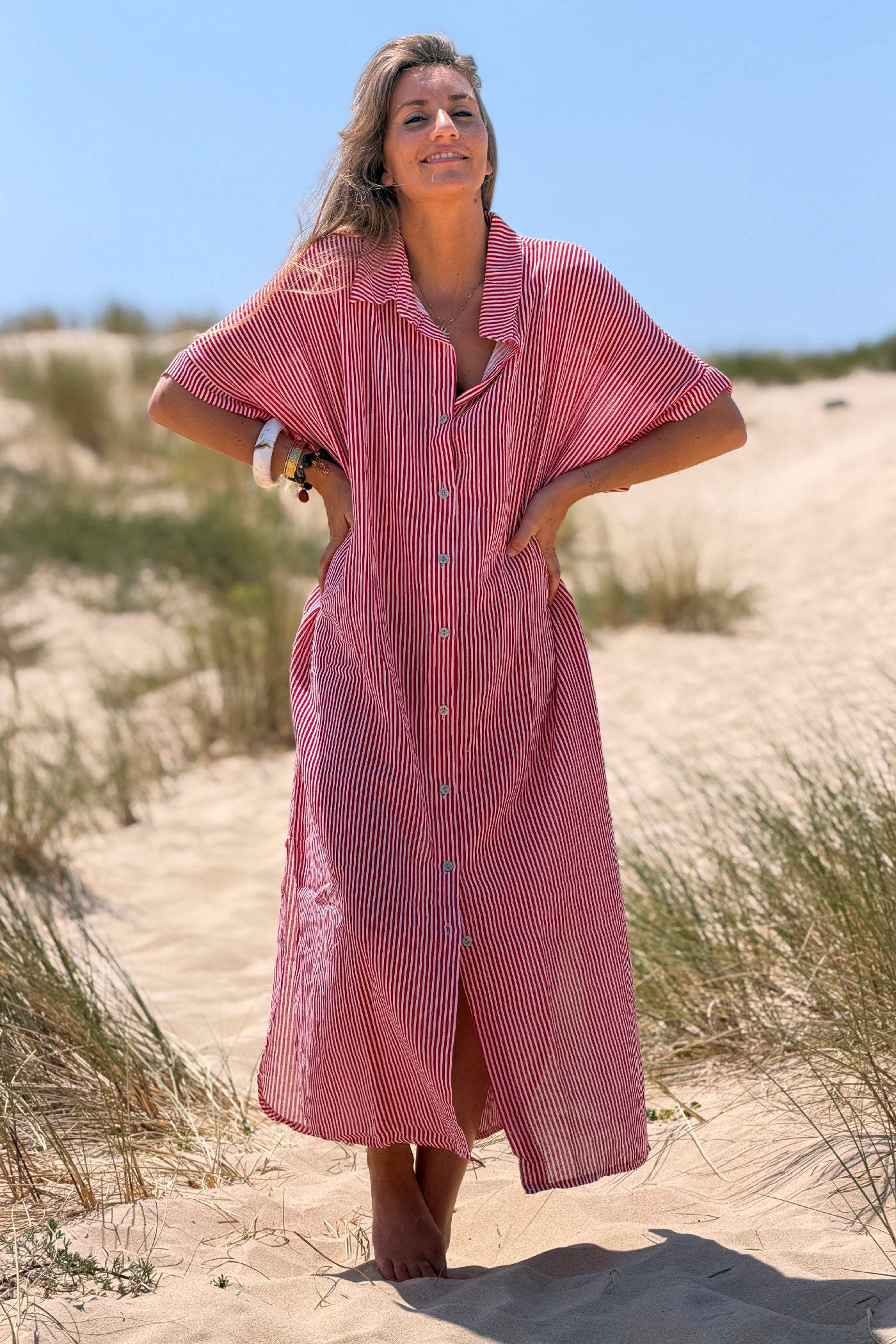 Robe chemise longue en coton petites rayures rouges