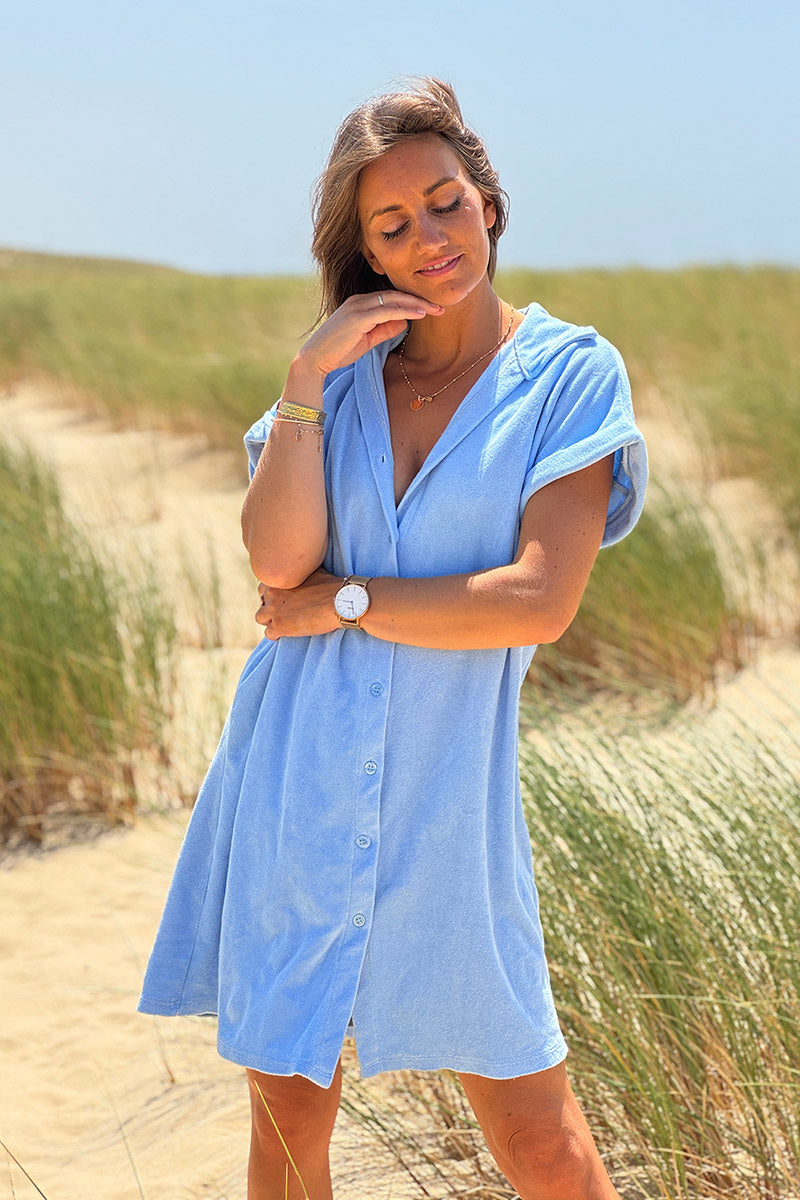 Robe eponge bleu ciel col chemise et boutonnée
