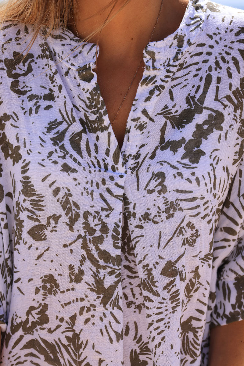 Robe large en coton col v imprimé des iles kaki
