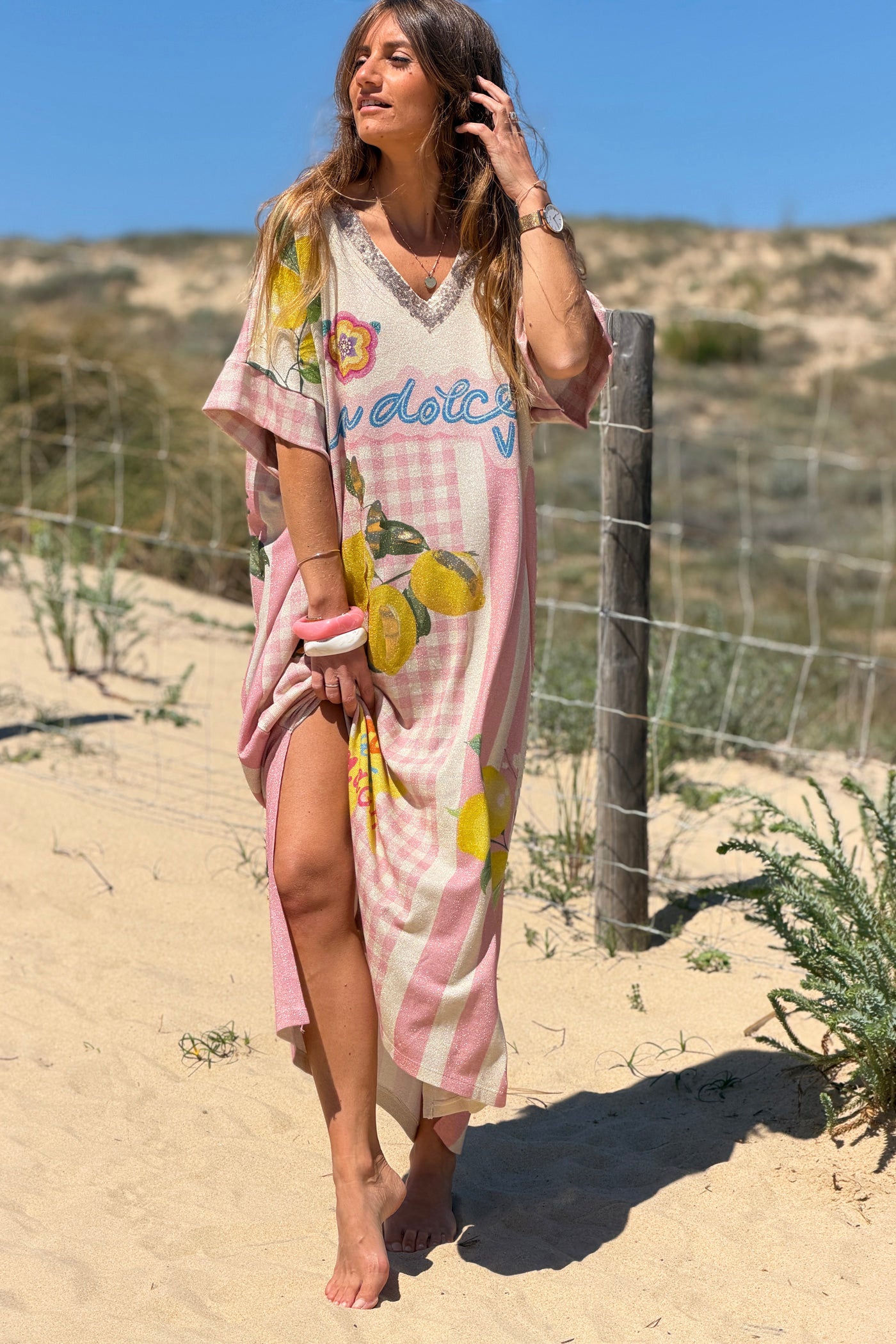 Robe longue brillante lurex imprimé rayures vichy rose citron Dolce Vita col et poche sequins