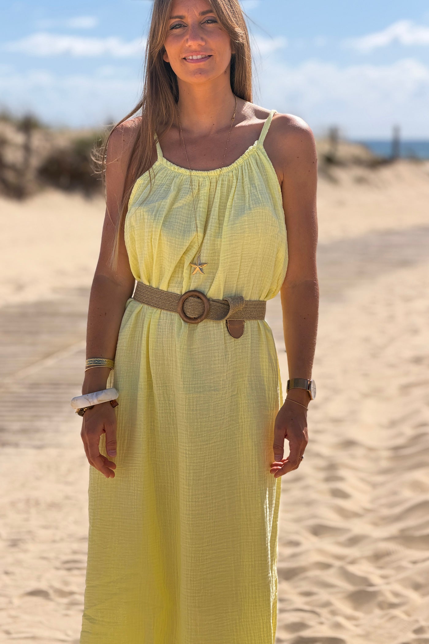Robe longue jaune en gaze de coton à bretelles col élastique