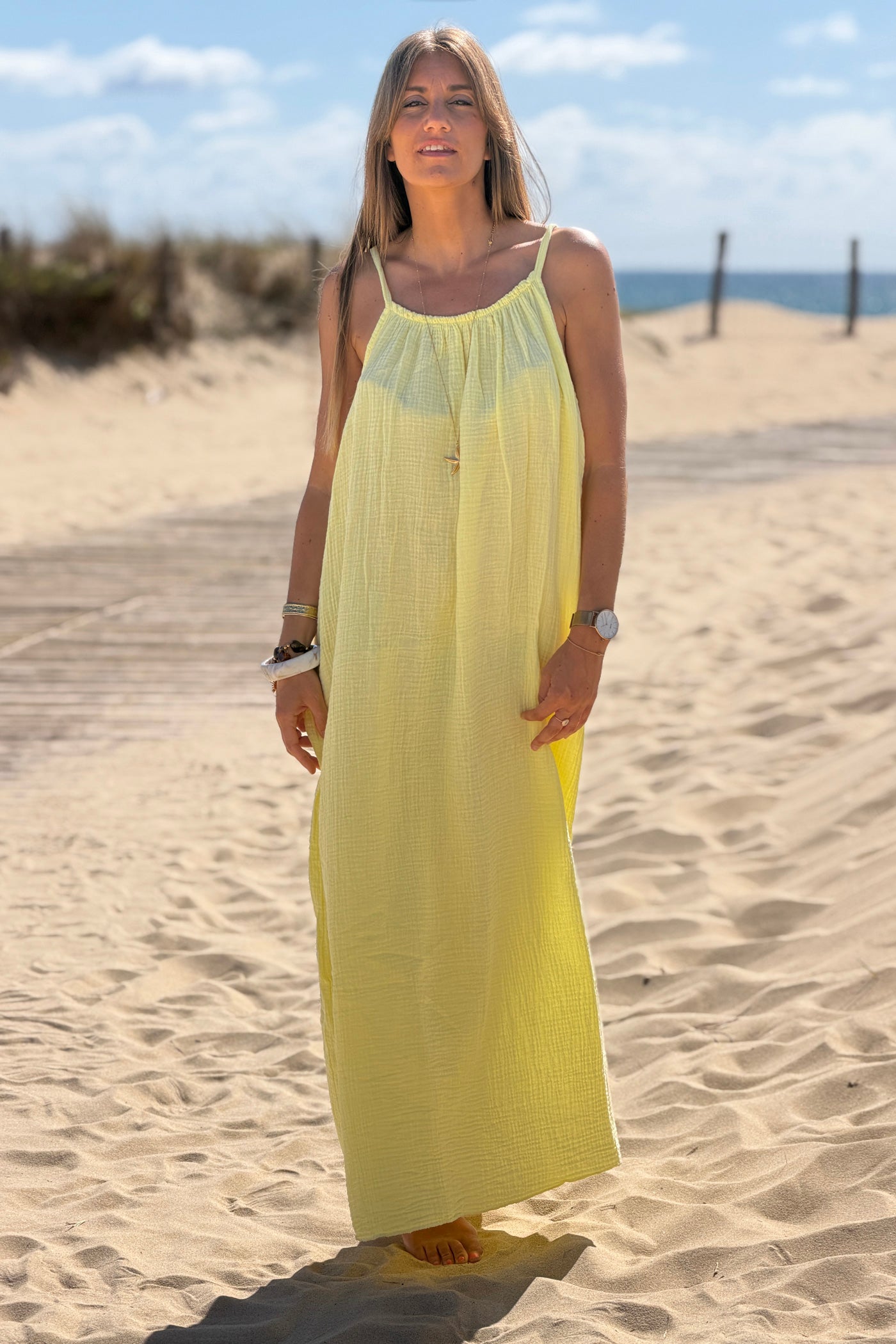 Robe longue jaune en gaze de coton à bretelles col élastique