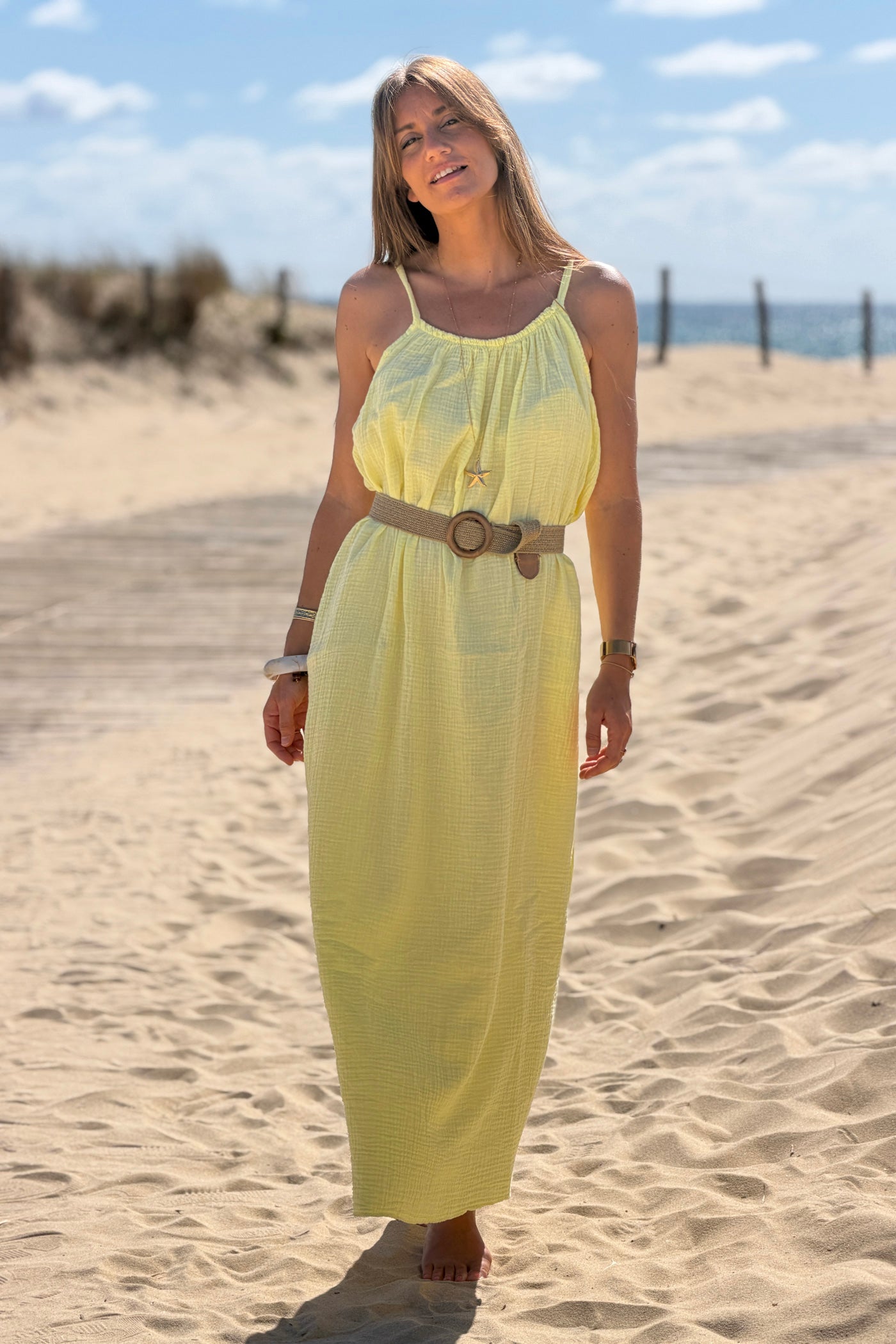 Robe longue jaune en gaze de coton à bretelles col élastique