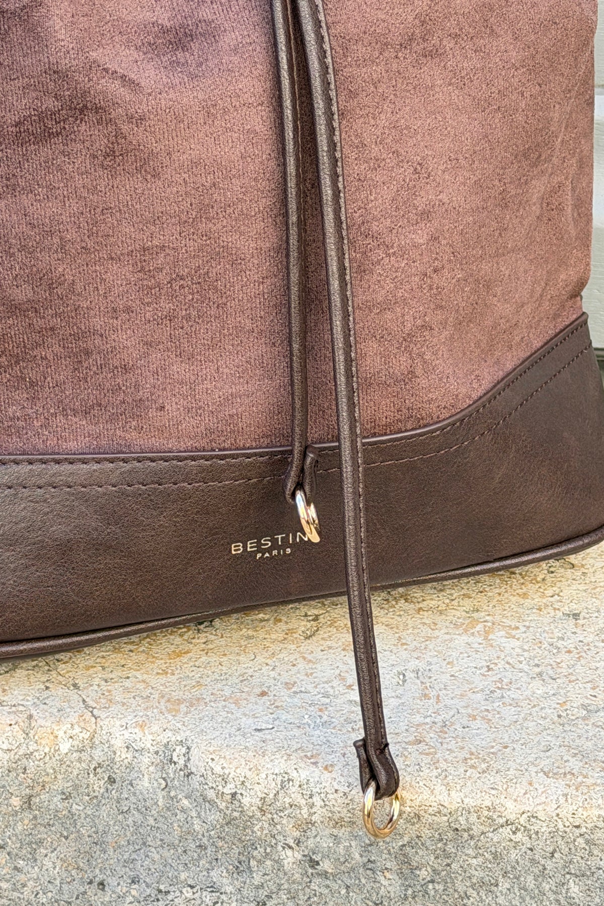 Sac à dos forme bourse marron en suédine et simili cuir