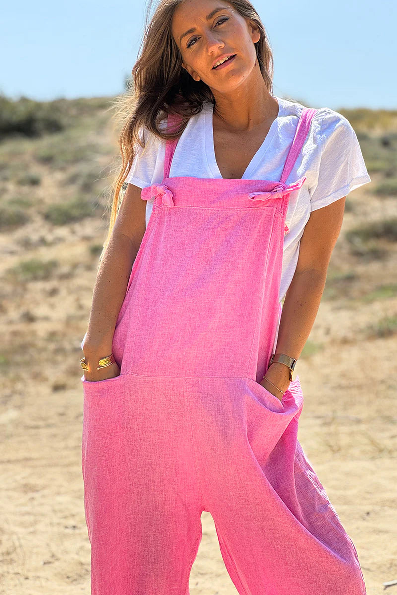 Peto fluido rosa, mitad algodón, mitad lino, con tirantes con lazo