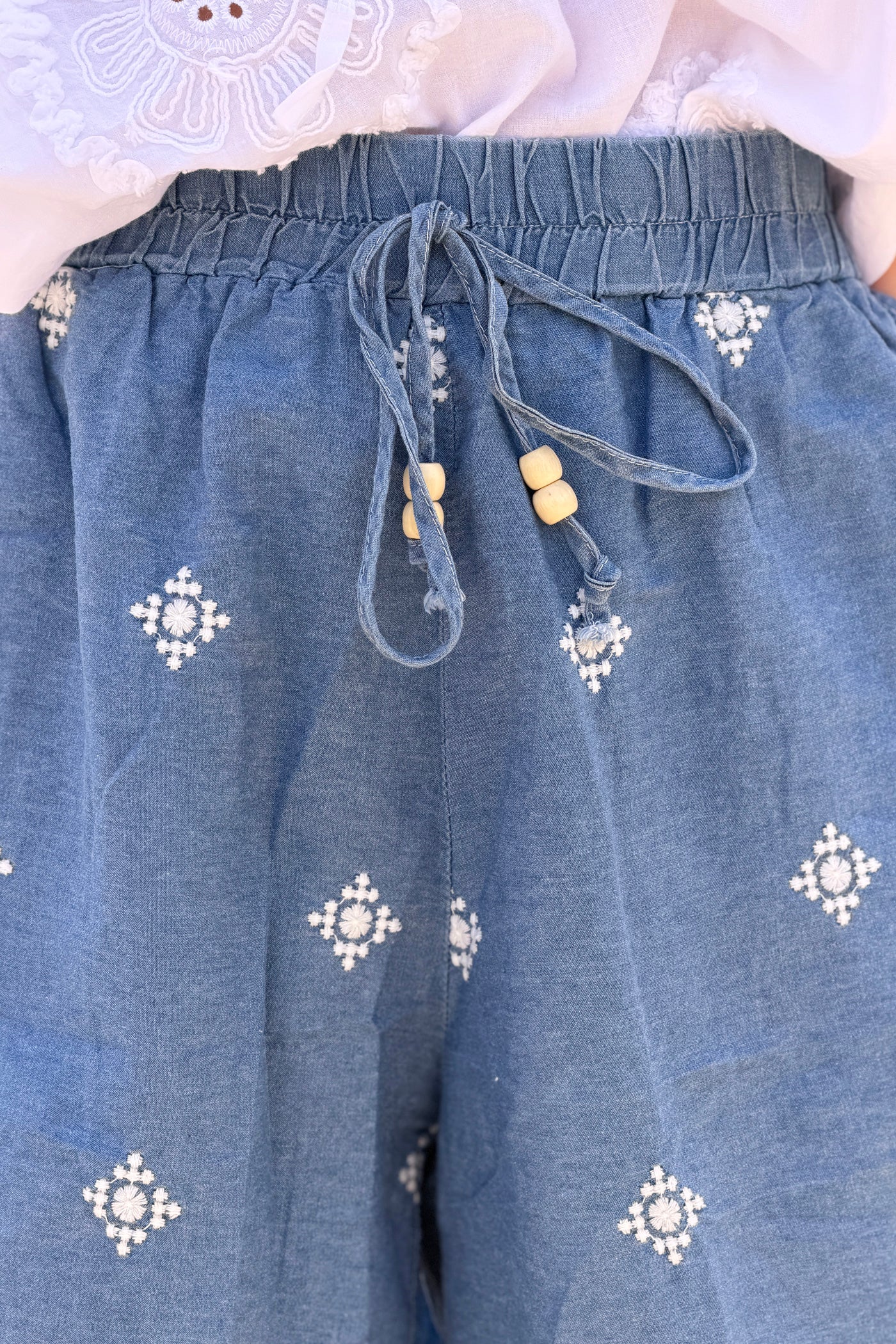 Chambray Blue Jean Woven Lace Print Pull-On Pants

